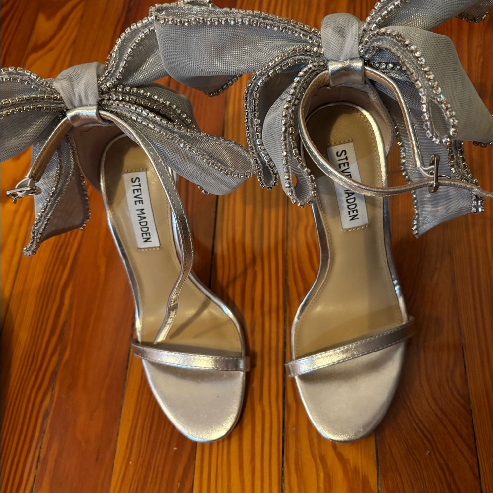 Steve Madden Silver Heels with Bow Detail